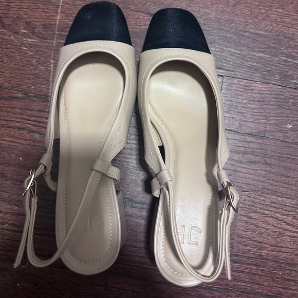 Shoes - Picture 4 of 6